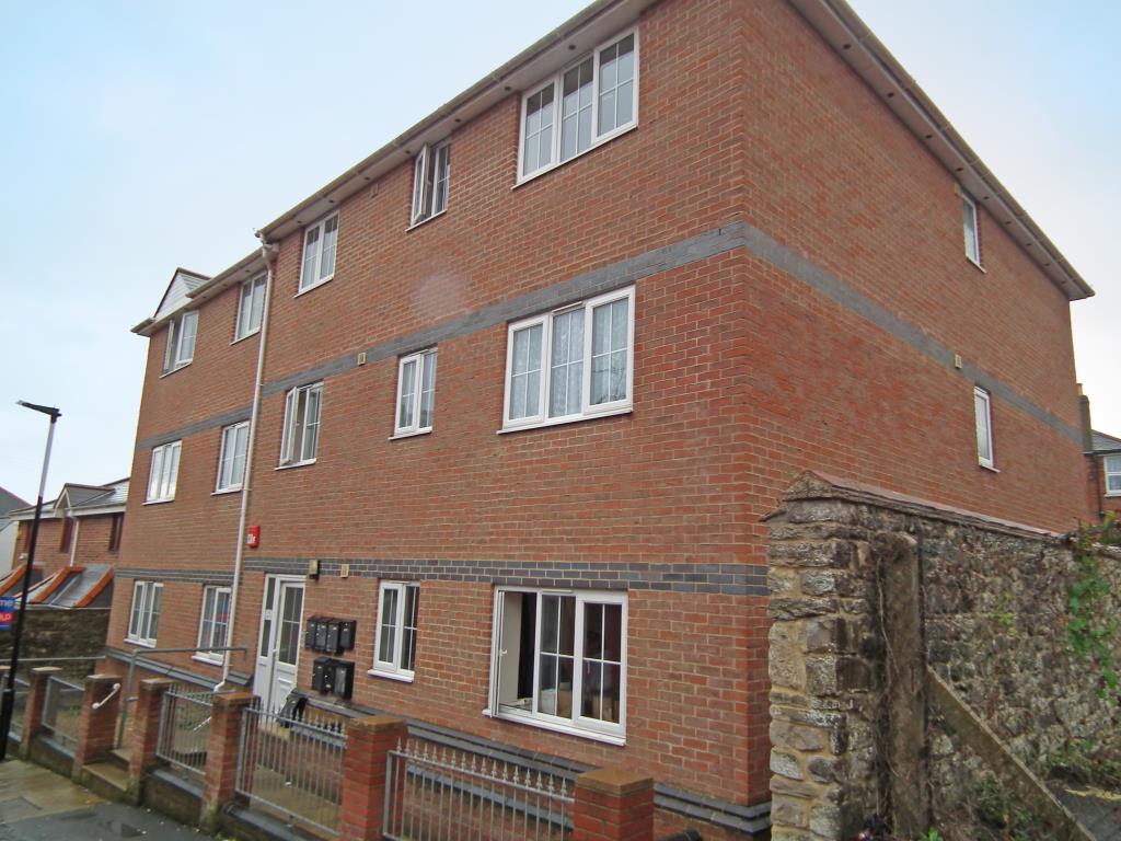 Lot: 35 - GROUND FLOOR TOWN CENTRE FLAT FOR INVESTMENT -